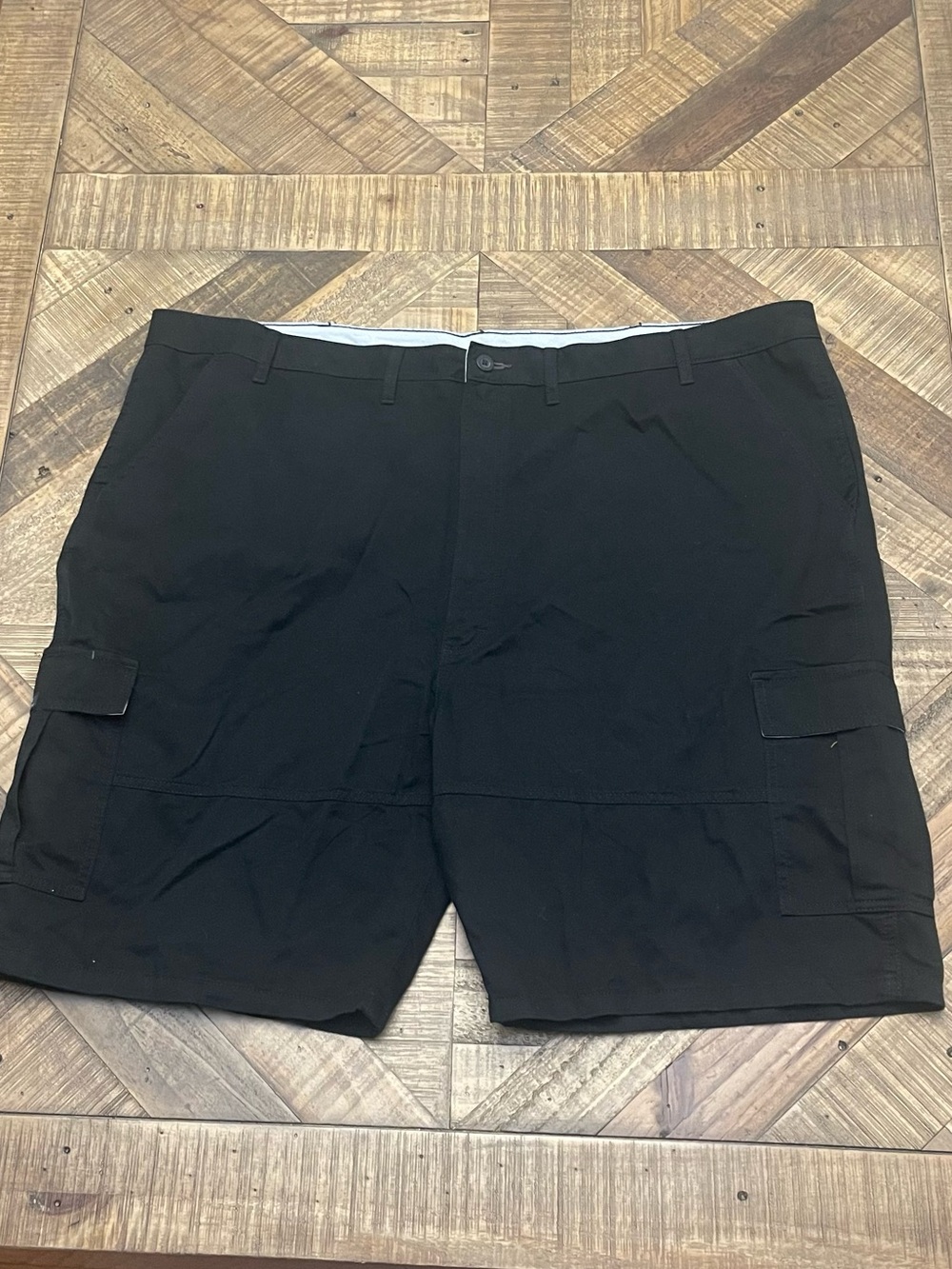 Brand new with tags (NWT) pair of Wrangler Men’s Cargo Shorts in versatile black